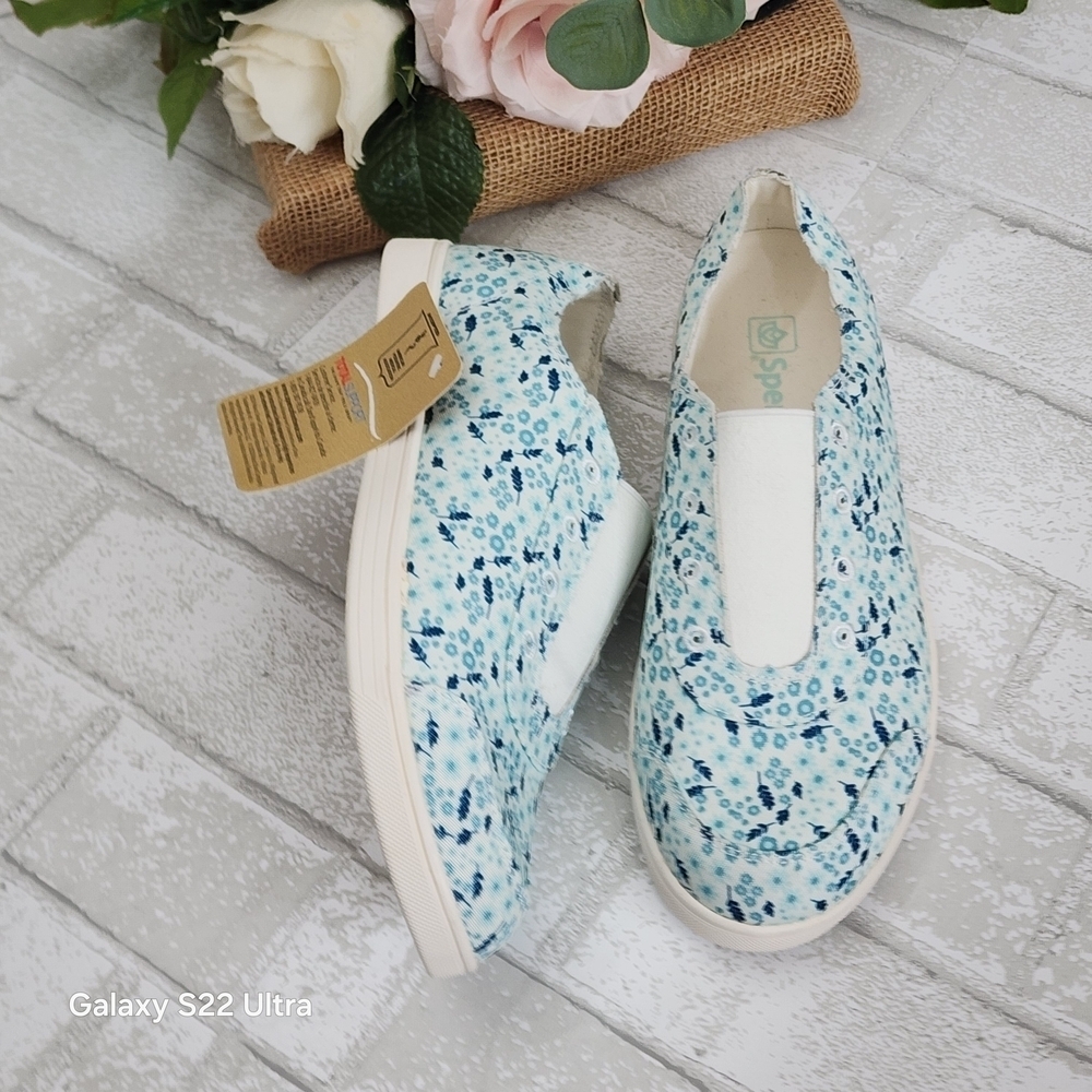 Women's Blue Floral Slip-On Sneakers